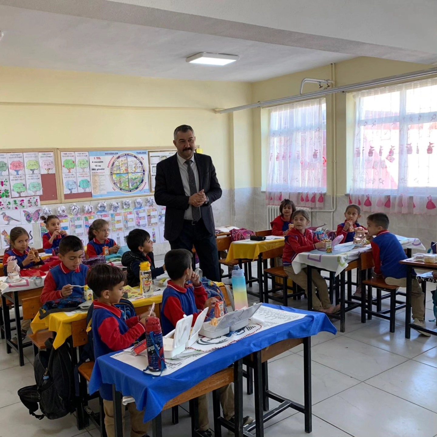 Çiçekdağı’nda Birinci Sınıflara Destek Ziyareti