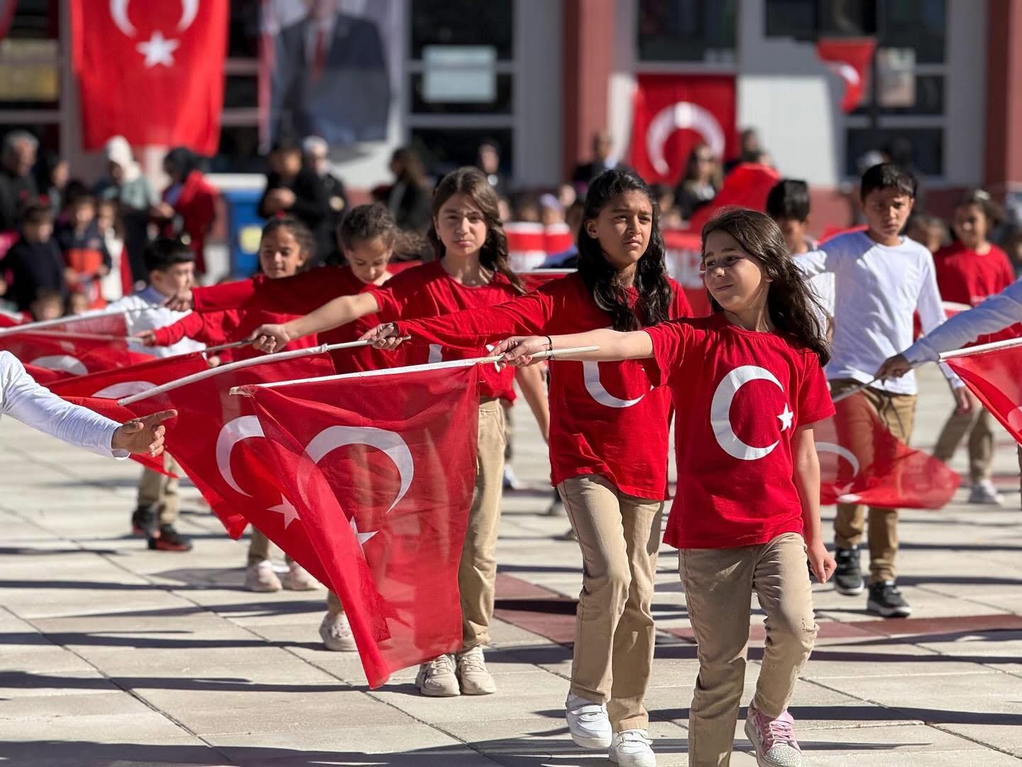 Çiçekdağı’nda Cumhuriyetin 102. Yılı Coşkuyla Kutlandı2