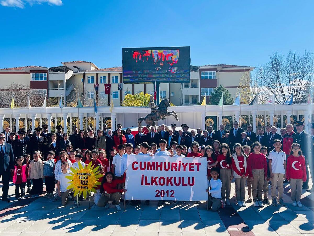 Çiçekdağı’nda Cumhuriyetin 102. Yılı Coşkuyla Kutlandı4