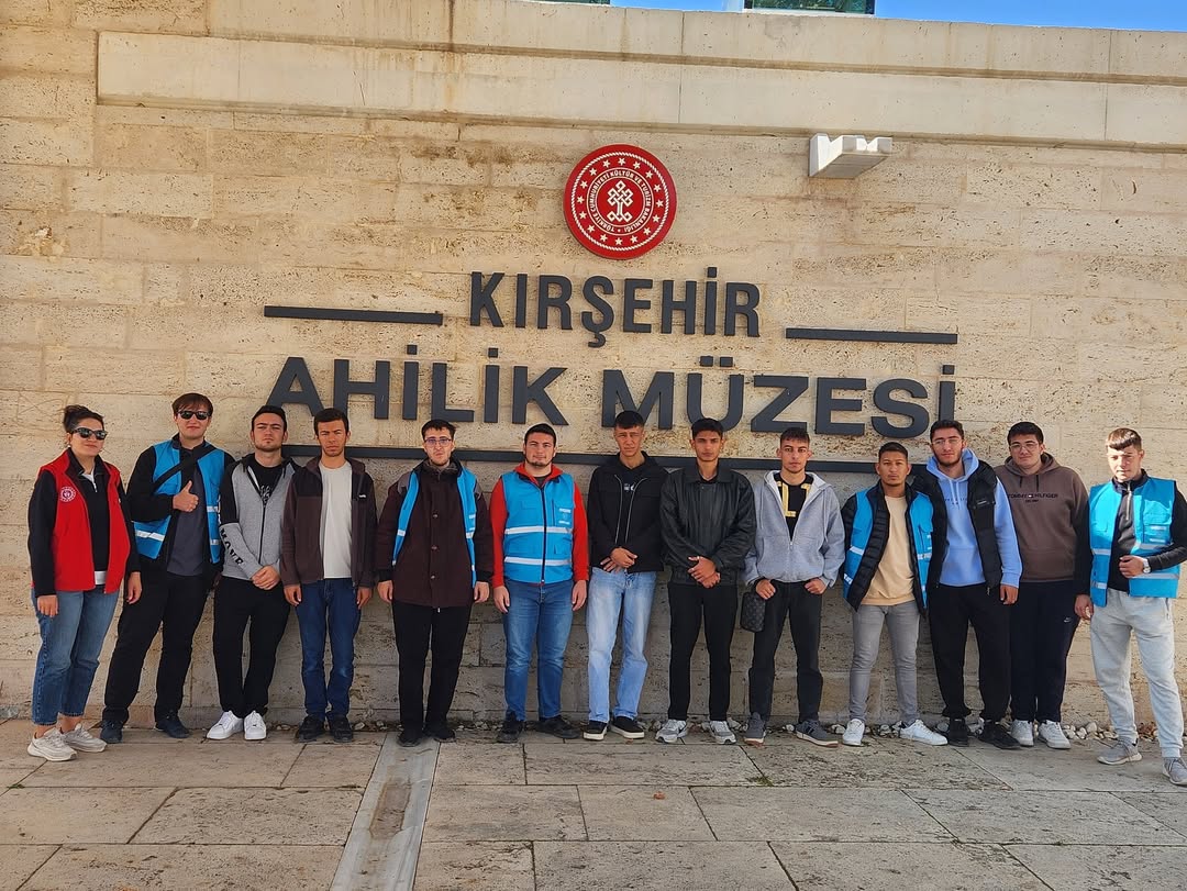 Kaman'da Gelin Tanış Olalım Projesiyle Gençlere Kültürel Tanıtım Gezisi (4)