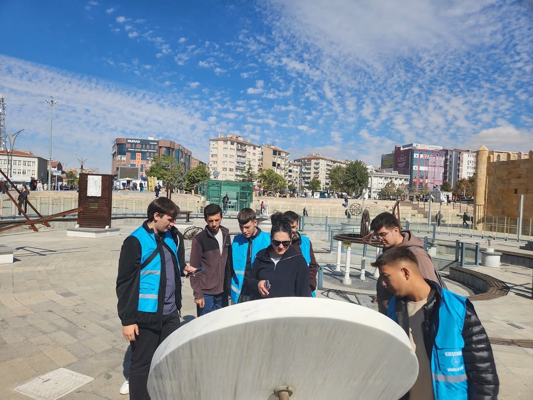 Kaman'da Gelin Tanış Olalım Projesiyle Gençlere Kültürel Tanıtım Gezisi (5)