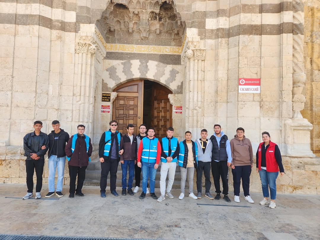 Kaman'da Gelin Tanış Olalım Projesiyle Gençlere Kültürel Tanıtım Gezisi (6)