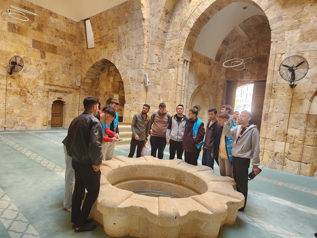 Kaman'da Gelin Tanış Olalım Projesiyle Gençlere Kültürel Tanıtım Gezisi (7)