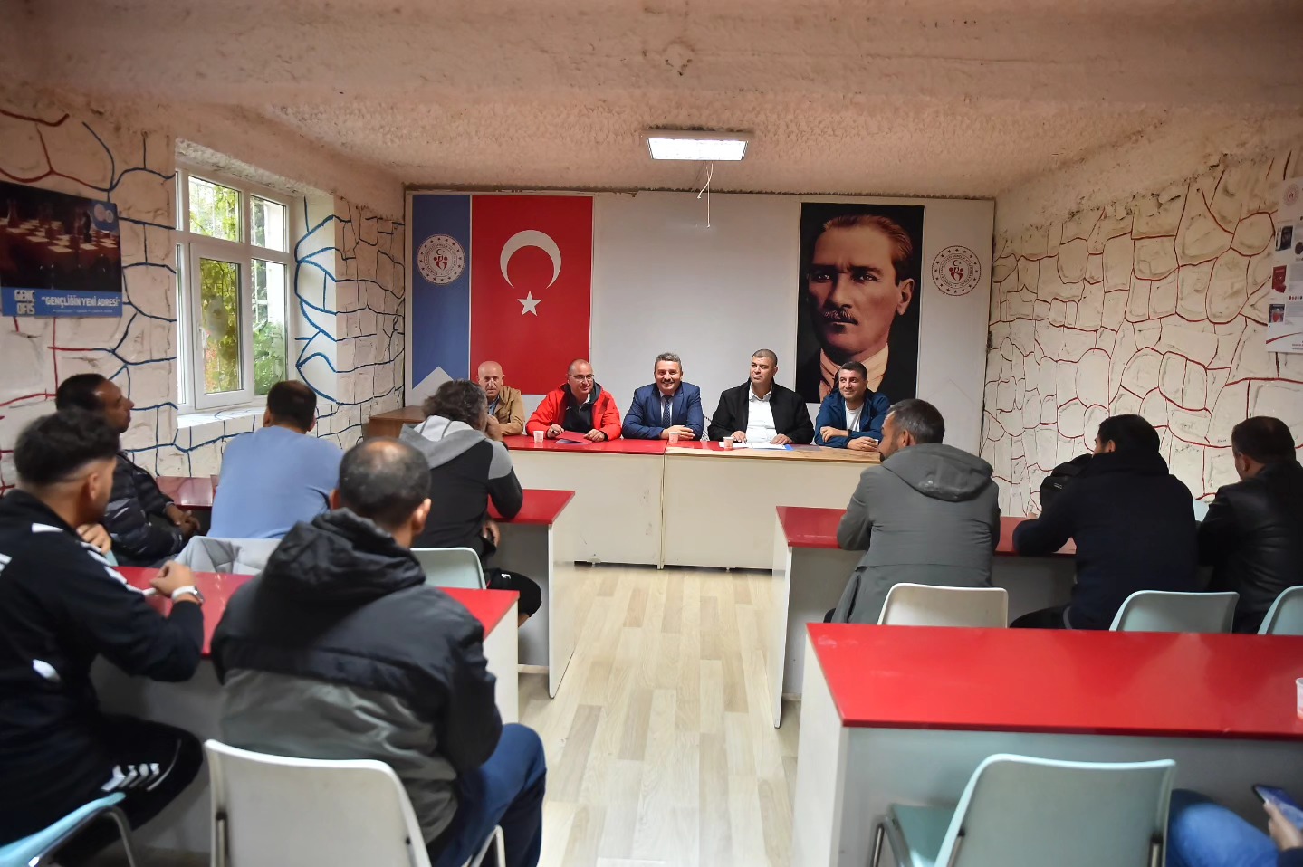 Kırşehir’de Amatör Küme Ve Altyapı Ligleri Toplantısı Gerçekleşti (4)