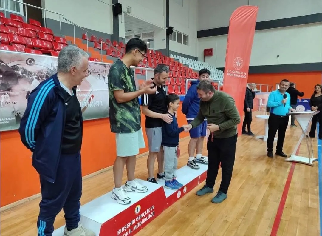 Kırşehir’de Cumhuriyet Coşkusu Masa Tenisiyle Taçlandı (2)