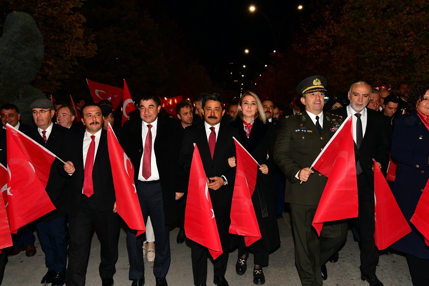 Kırşehir’de Fener Alayı Ve Cumhuriyet Resepsiyonu Düzenlendi