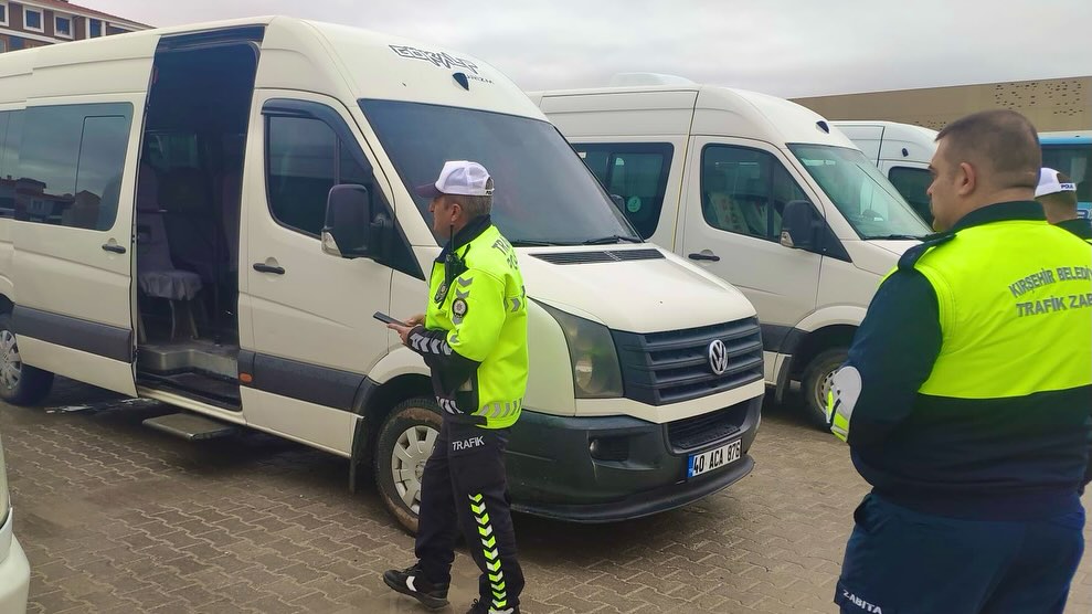 Kırşehir'de Öğrenci Servis Araçlarına Denetim