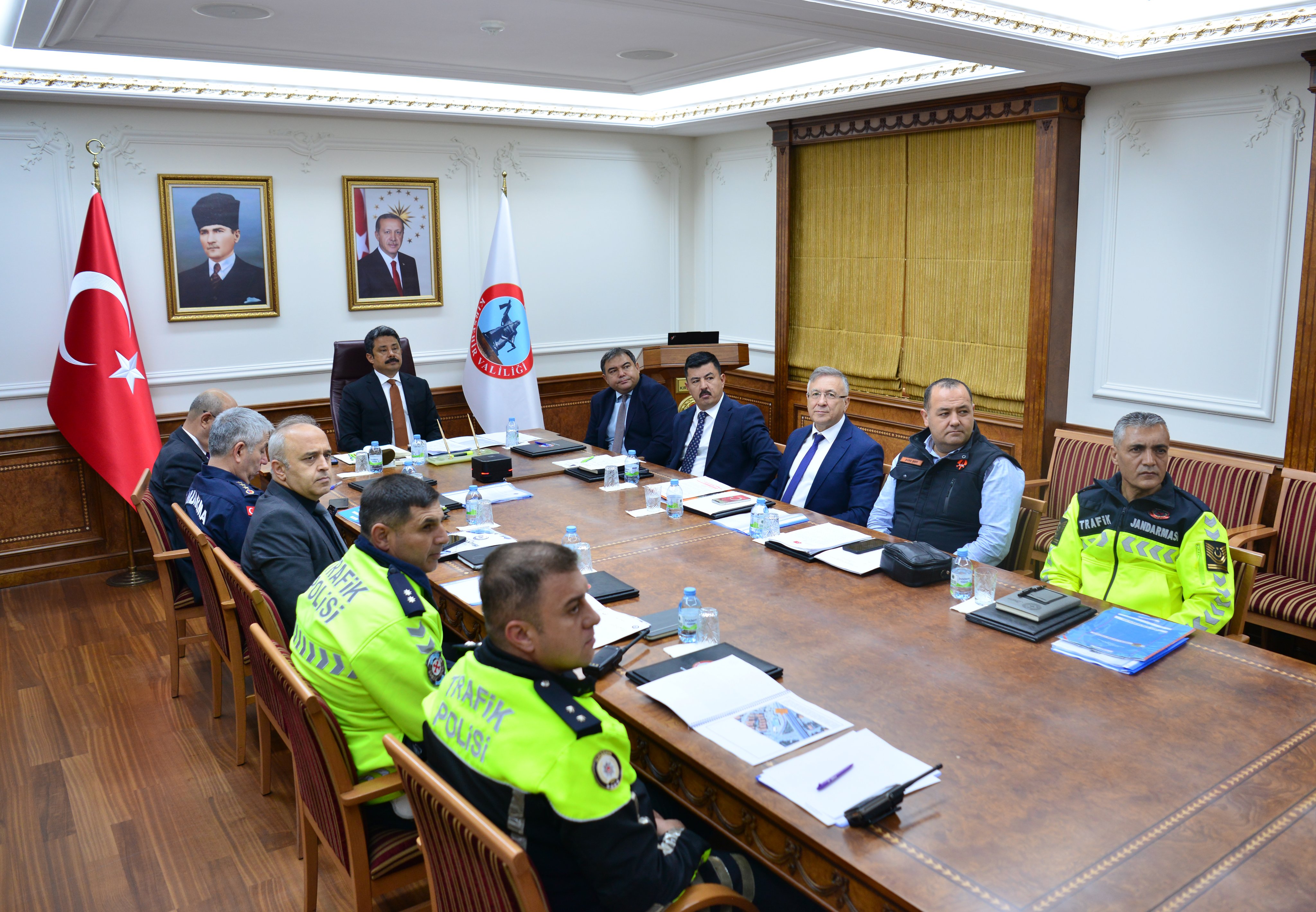 Kırşehir’de Trafik İşaret Levhalarının Sadeleştirilmesi Komisyonu Kuruluyor3