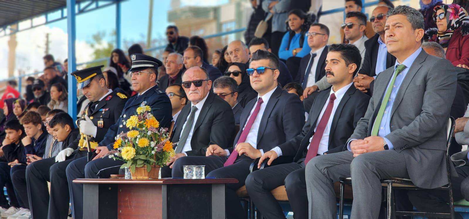 Mucur’da Cumhuriyet Sevinci Stadyuma Taştı!1