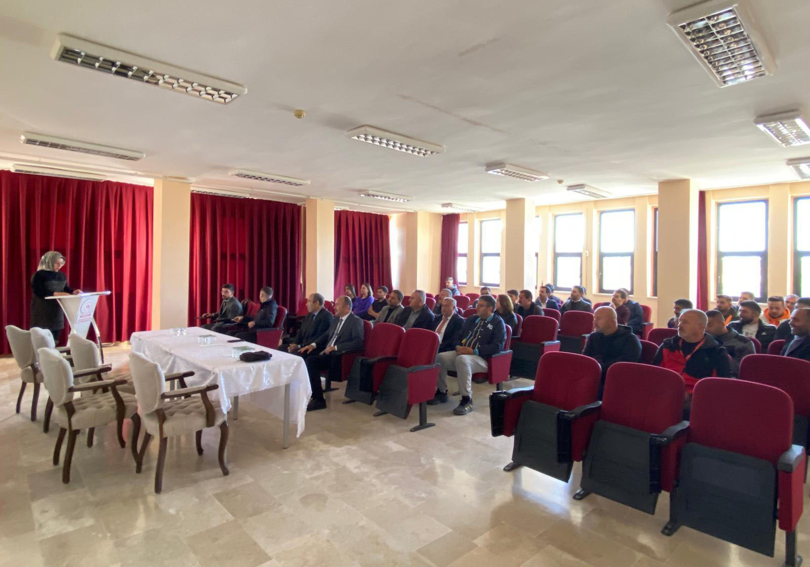 Mucur’da Okul Sporları Bilgilendirme Toplantısı Gerçekleştirildi (1)