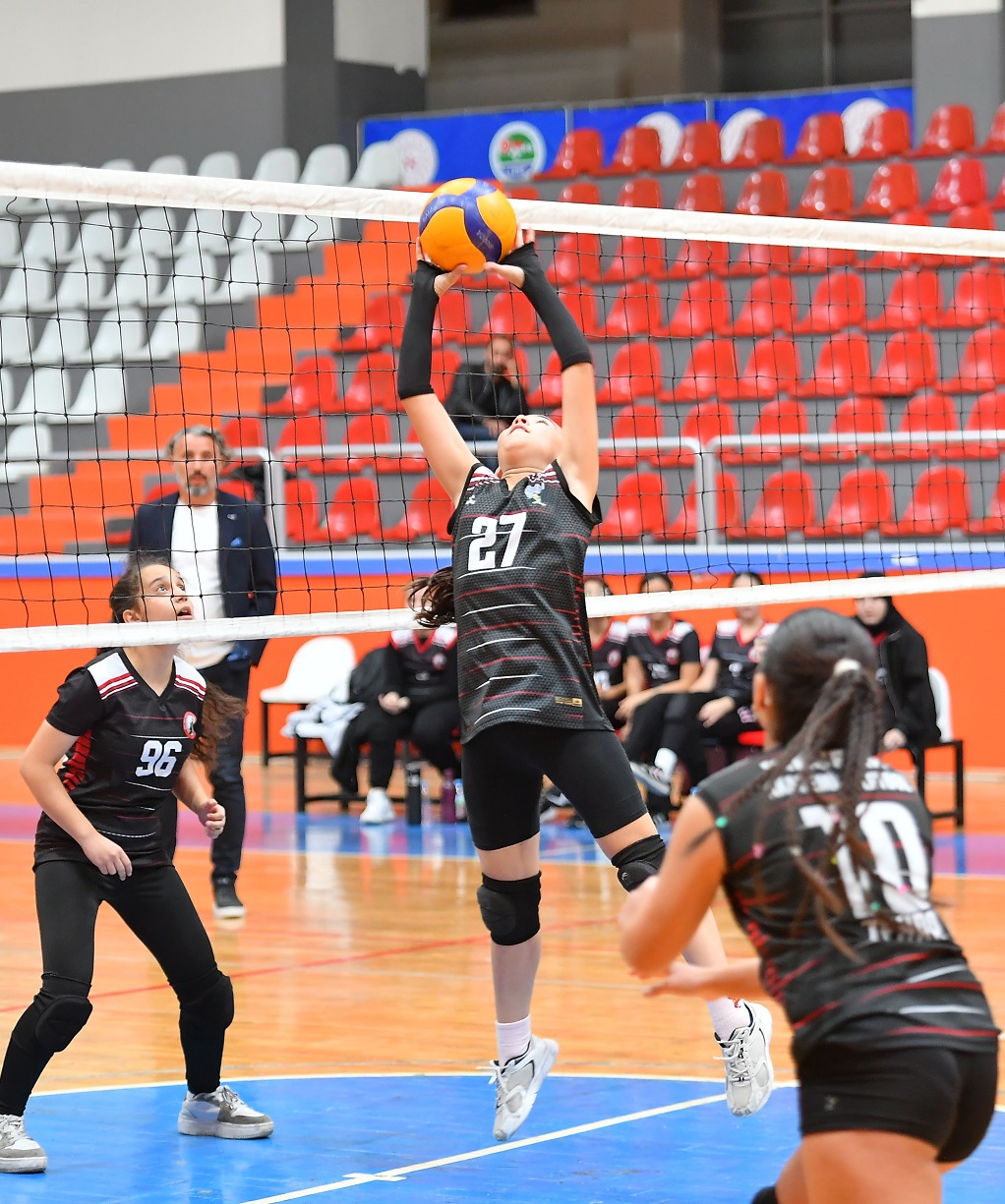 Ömer Halisdemir Ve Yurdumspor’dan Ilk Galibiyet Sevinci (1)