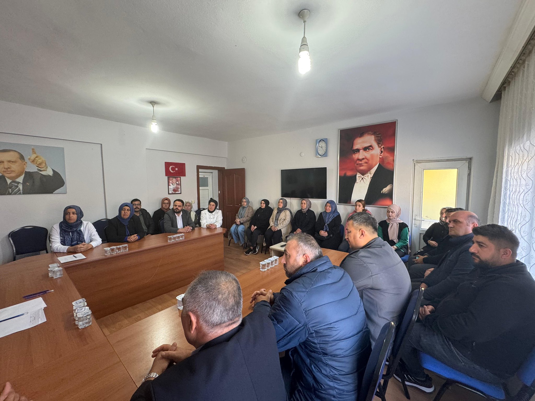 Ak Parti Kırşehir’de 6 Ilçede Danışma Toplantısı Yaptı