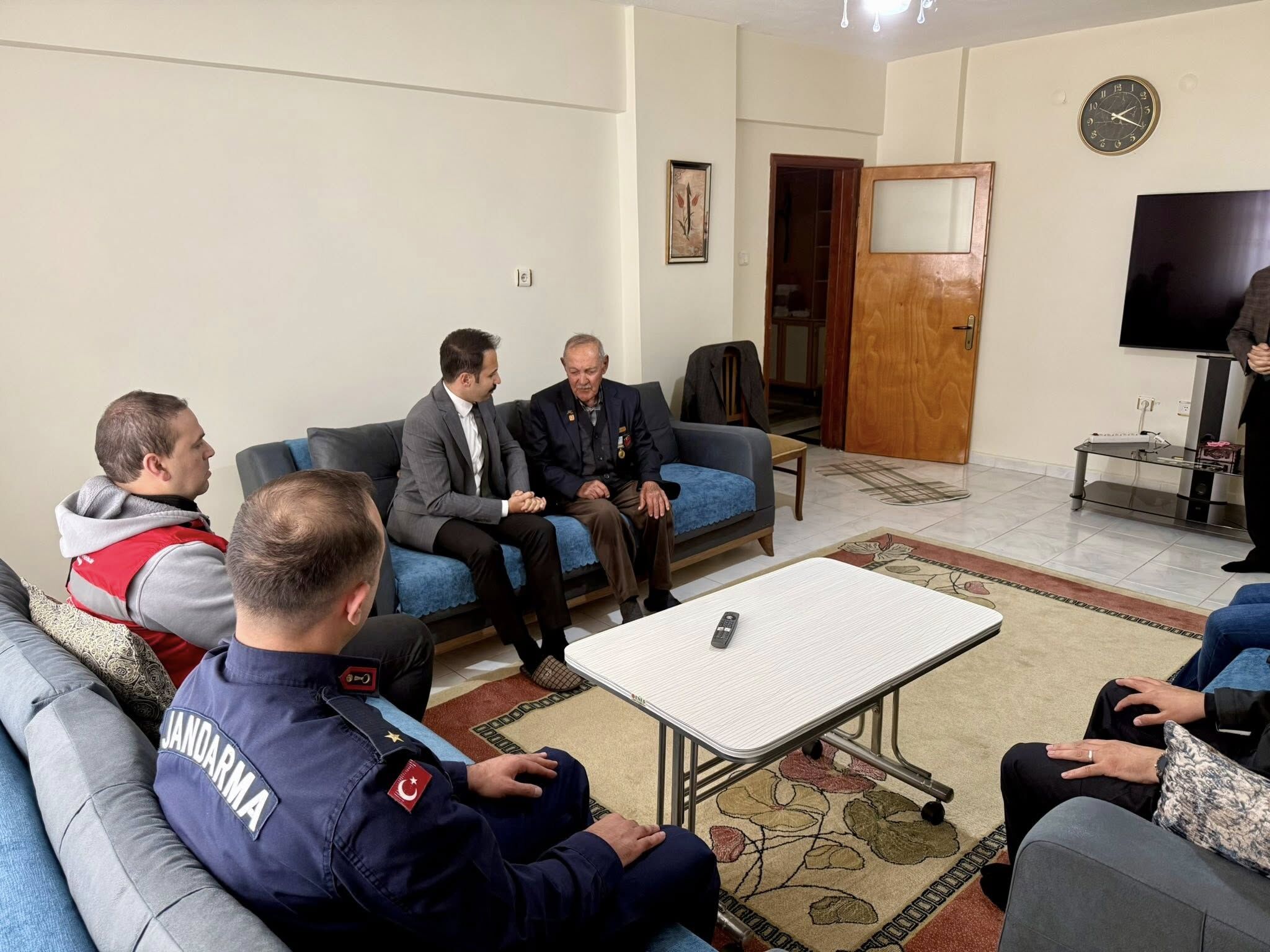 Çiçekdağı Kaymakamı Durdu Yavuz Öğüt’ten Kore Gazisine Vefa Ziyareti2