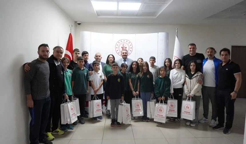 Dereceye Giren Sporcular Ödüllerini Aldı (1)