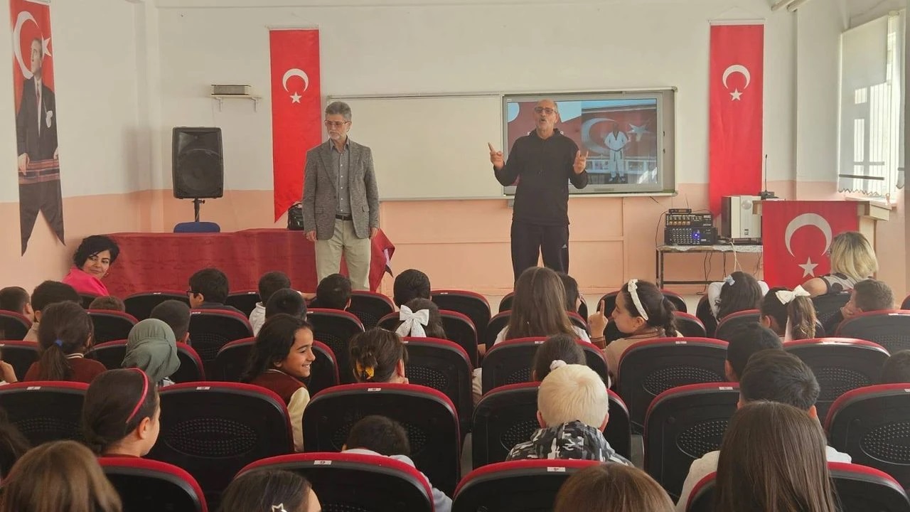 Genç Sporcular Sinan Demir Ile İlham Dolu Bir Gün Geçirdi (1)