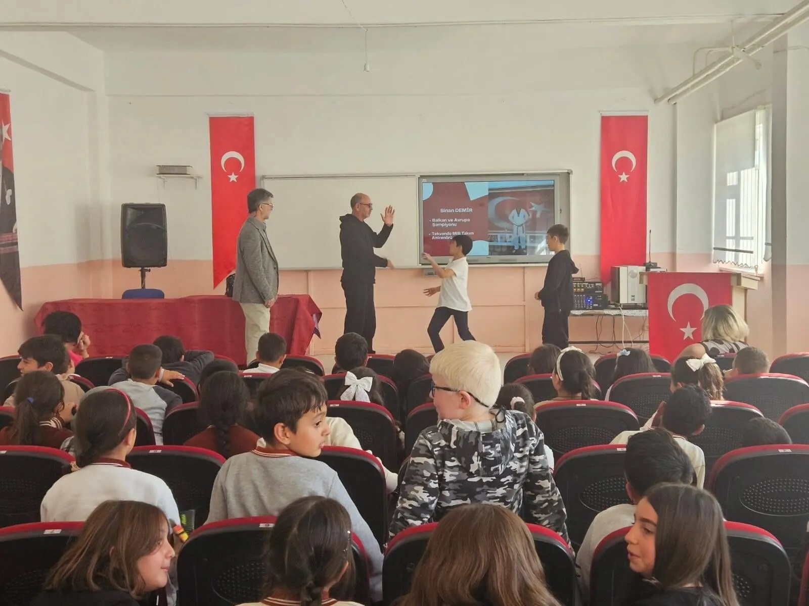 Genç Sporcular Sinan Demir Ile İlham Dolu Bir Gün Geçirdi (4)