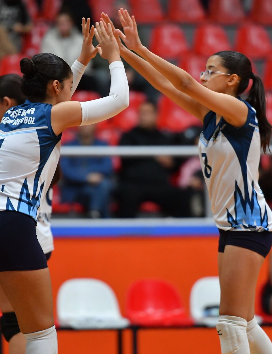 İlk Gali̇bi̇yet 3 0’La Geldi̇ (2)