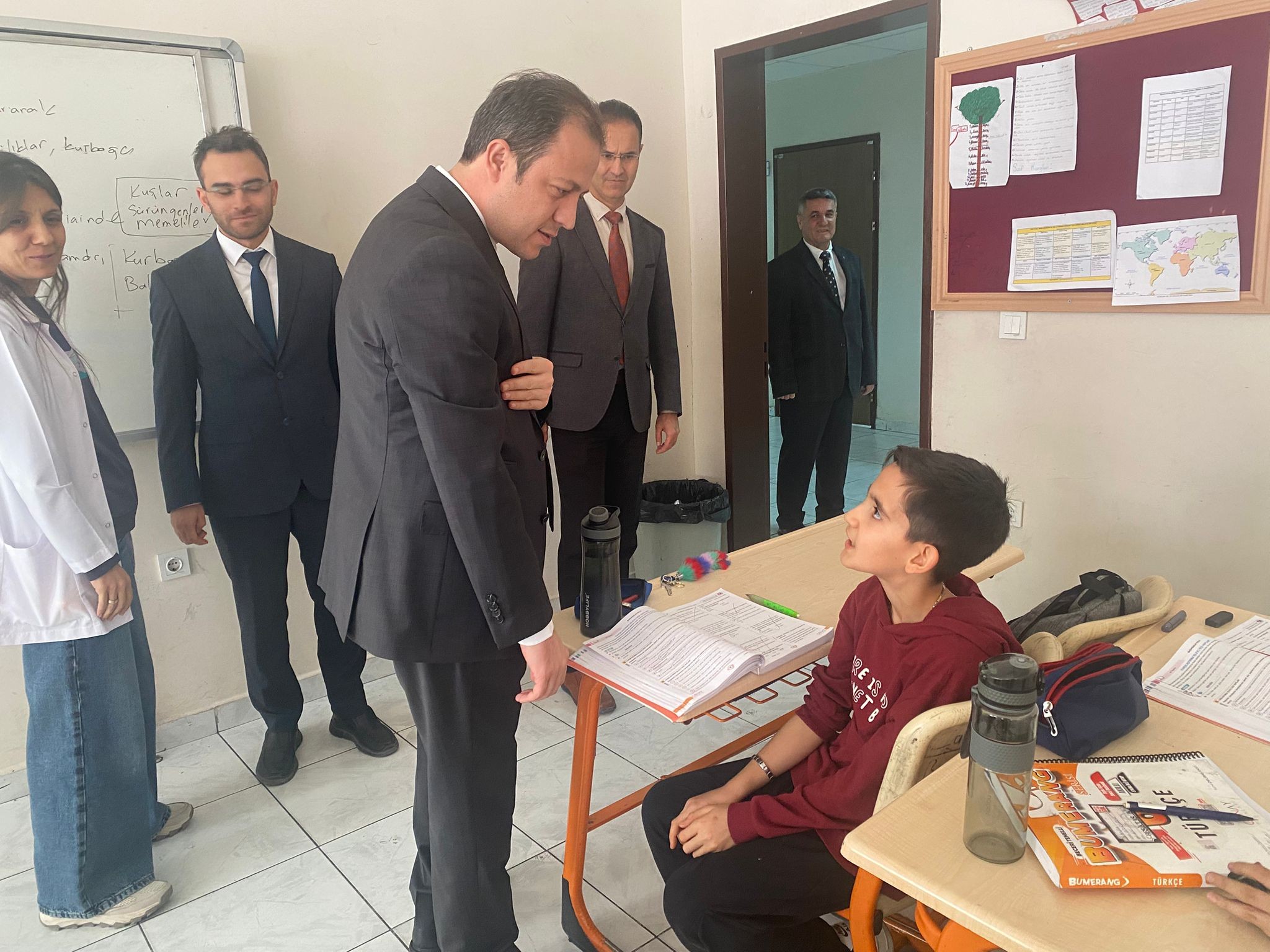 Kaman Kaymakamı Tok, Öğrencilerle Derslere Katıldı1