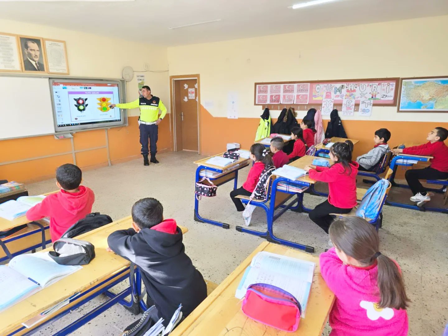 Kaman’da Jandarma Öğrencilerle Buluştu