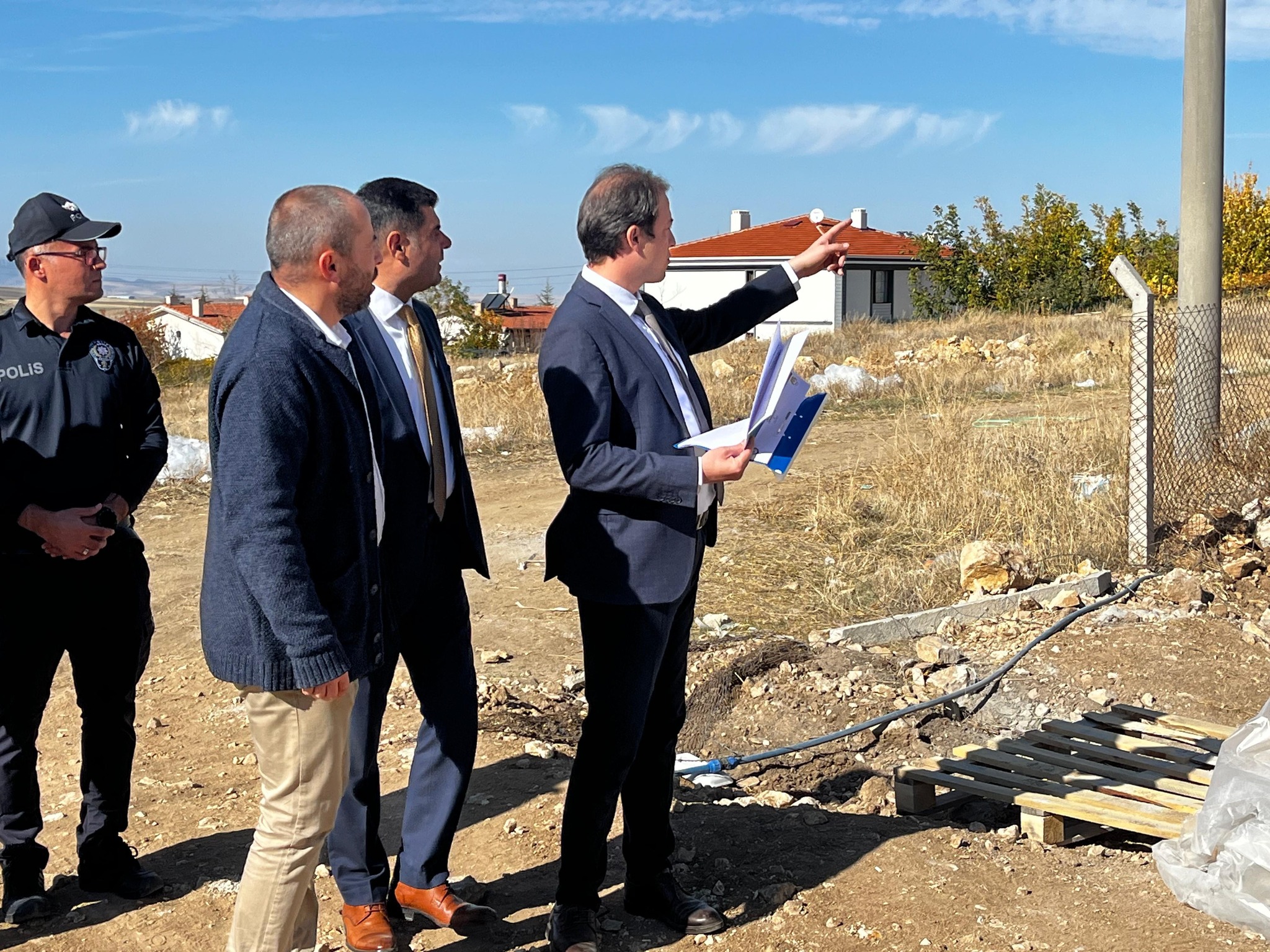 Kaymakam Tok, Emniyet Müdürlüğü Inşaatını Denetledi3