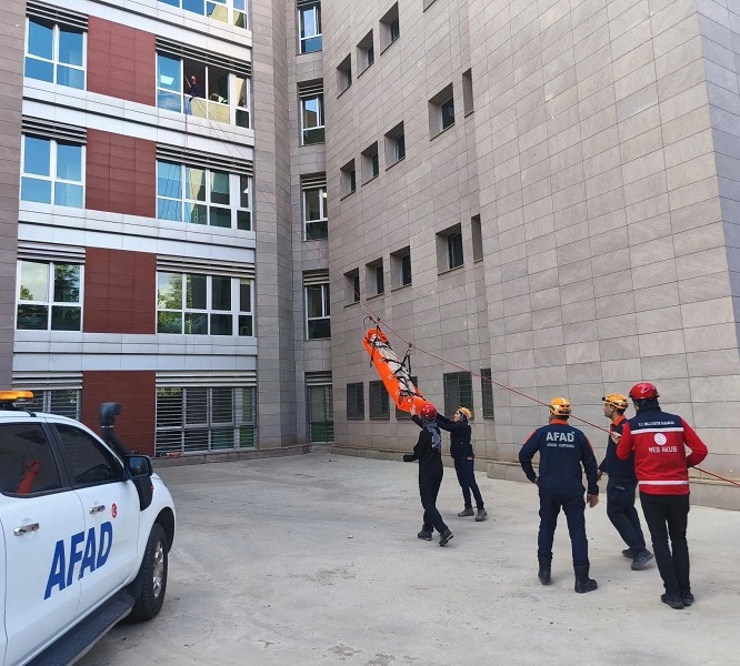 Kırşehir’de 5.7’Lik Senaryo, Ekipler Gerçek Gibi Müdahale Etti2