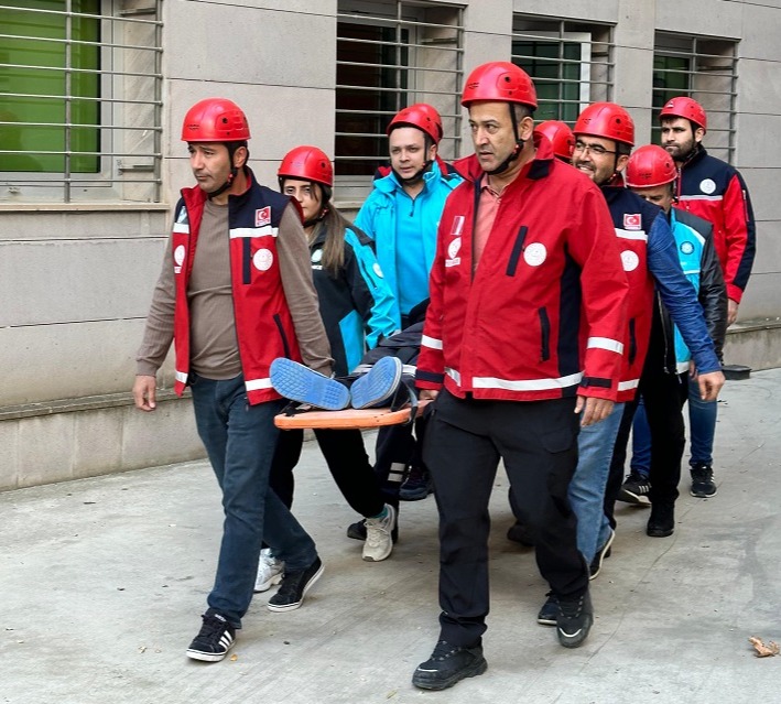 Kırşehir’de 5.7’Lik Senaryo, Ekipler Gerçek Gibi Müdahale Etti3