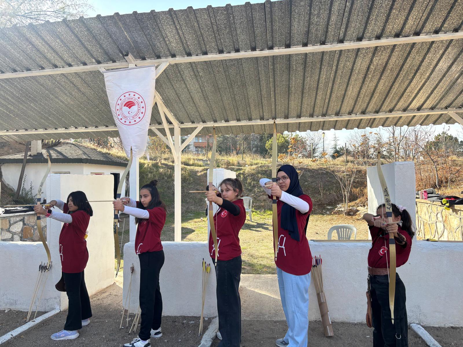 Kırşehir’de Ata Sporu Okçuluk Doğayla Buluştu