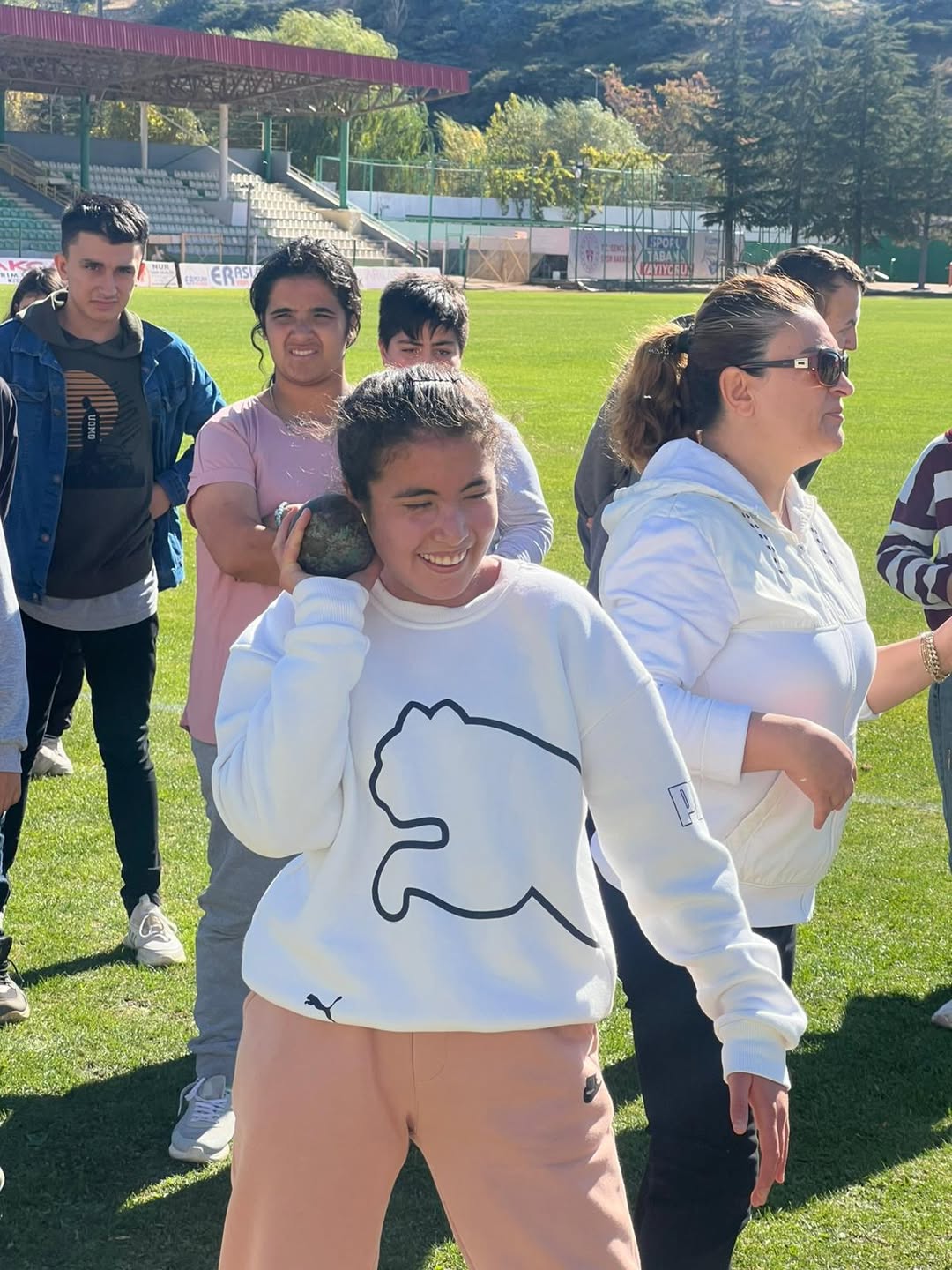 Kırşehir’de Cumhuriyetin 102.Yılı Özel Sporcular Atletizm Şenliğiyle Kutlandı (3)