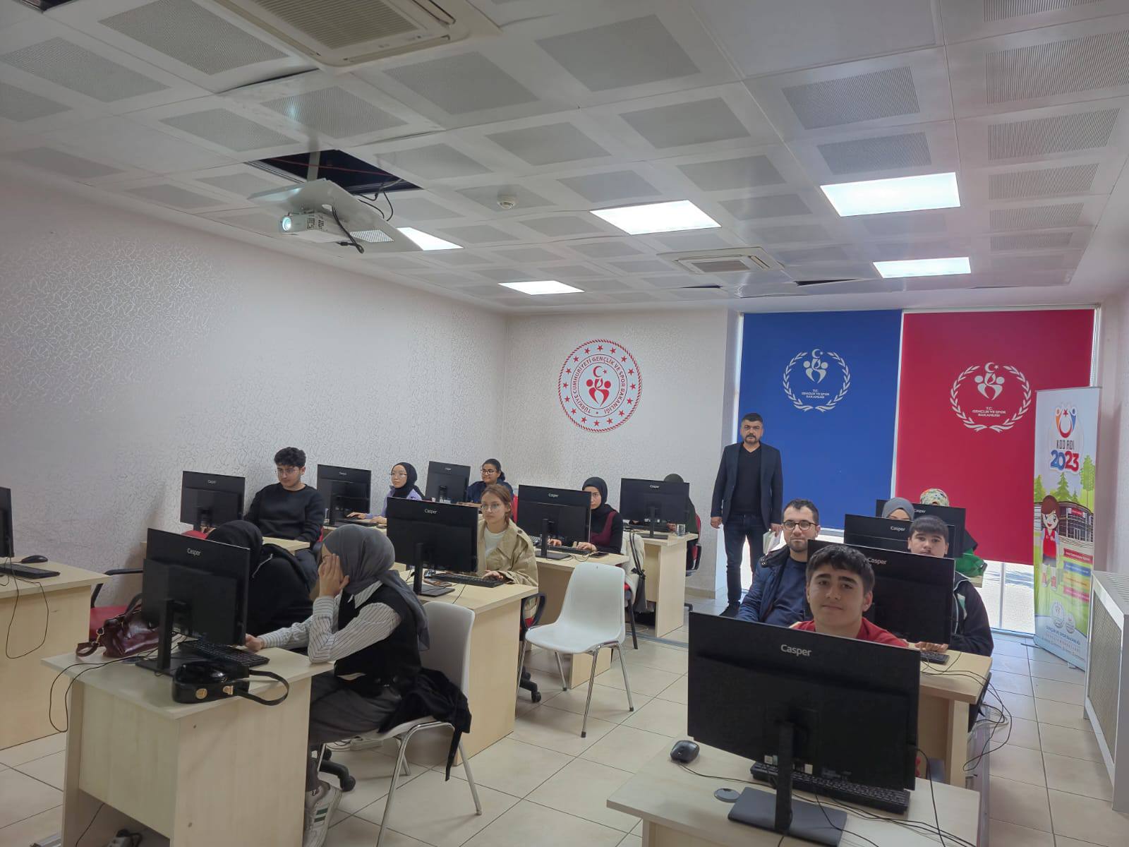 Kırşehir’de Gençler Hafta Sonları Cacabey Gençlik Merkezi’nde Buluşuyor (2)