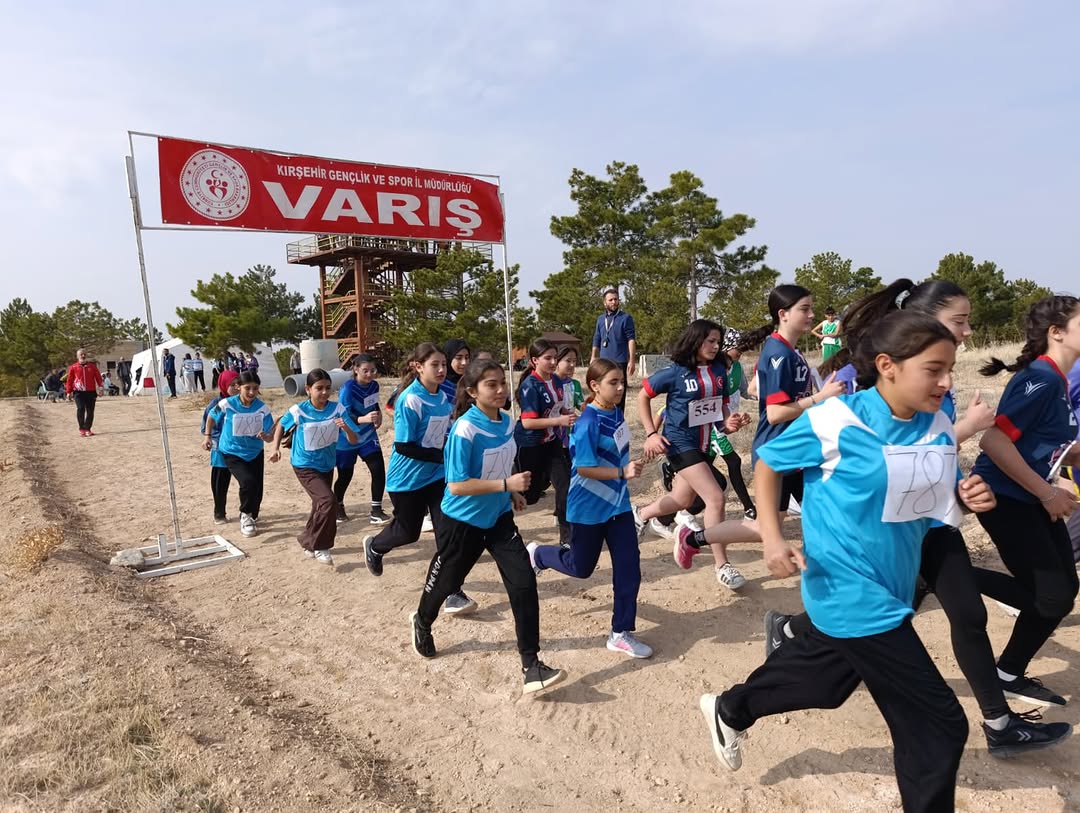 Kırşehir’de Gençlerin Kros Tutkusu Doğada Zirveye Taştı (1)