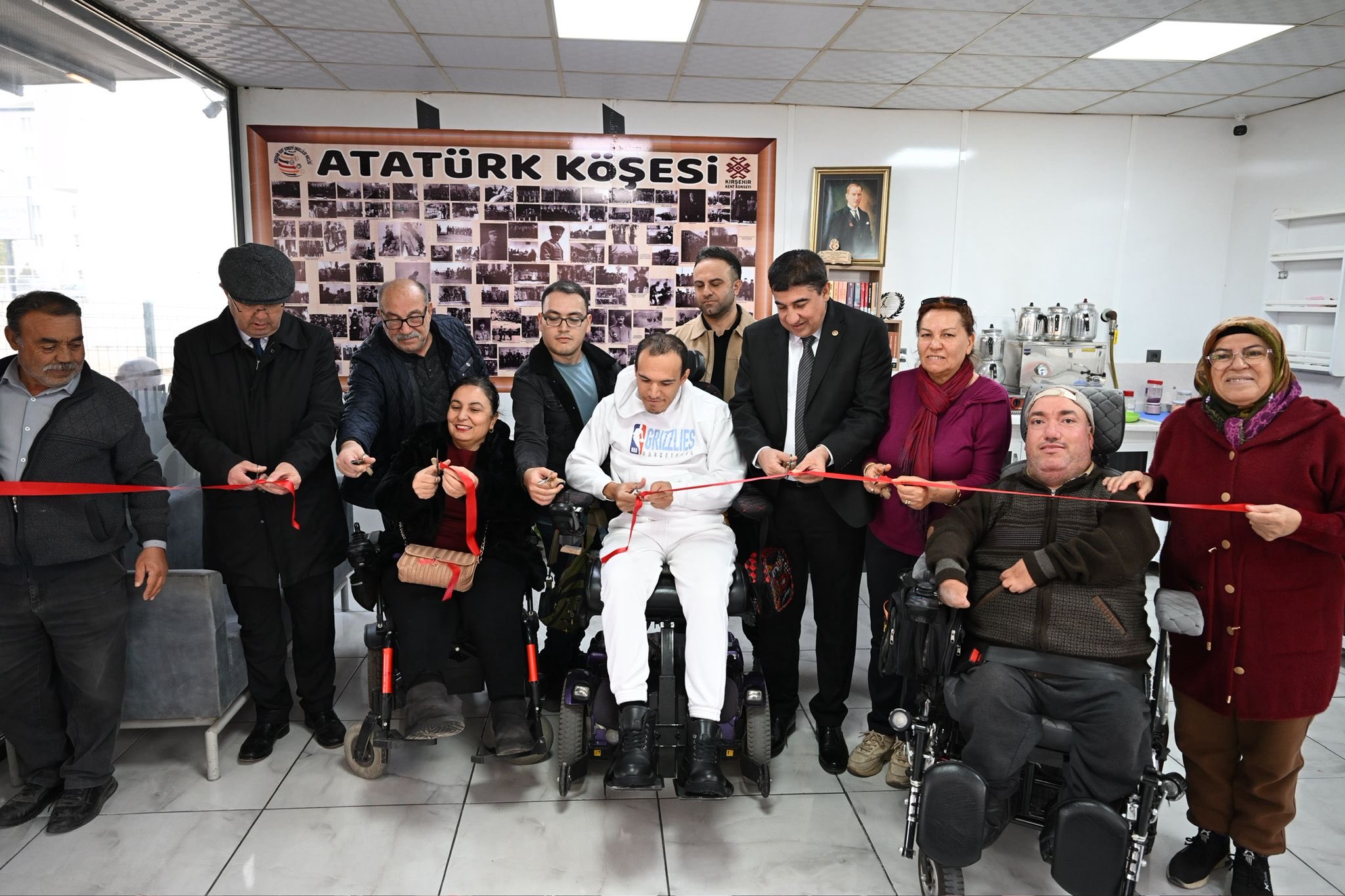 Kırşehir’de Öğretmenler Günü’nde Atatürk Köşesi Açıldı2