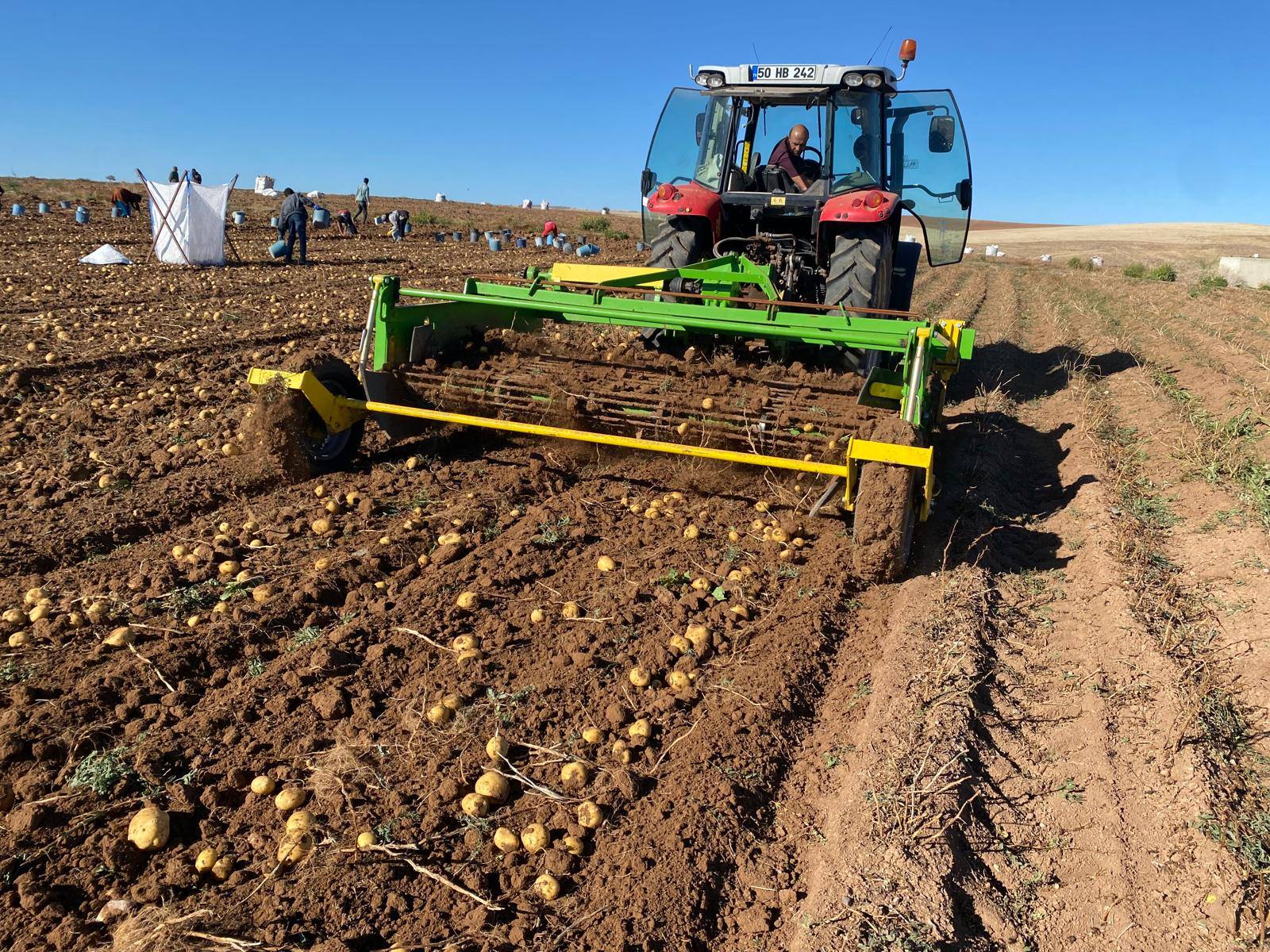 Kırşehir’de Tarımın Kalbi Tarlalarda Atıyor3