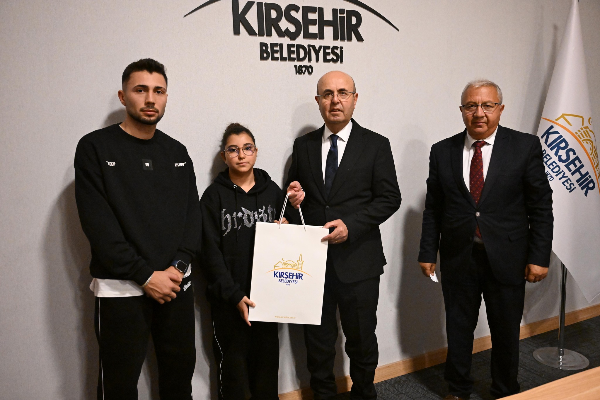 Kırşehir’in Şampiyon Sporcuları Başkan Ekicioğlu’nu Ziyaret Etti1