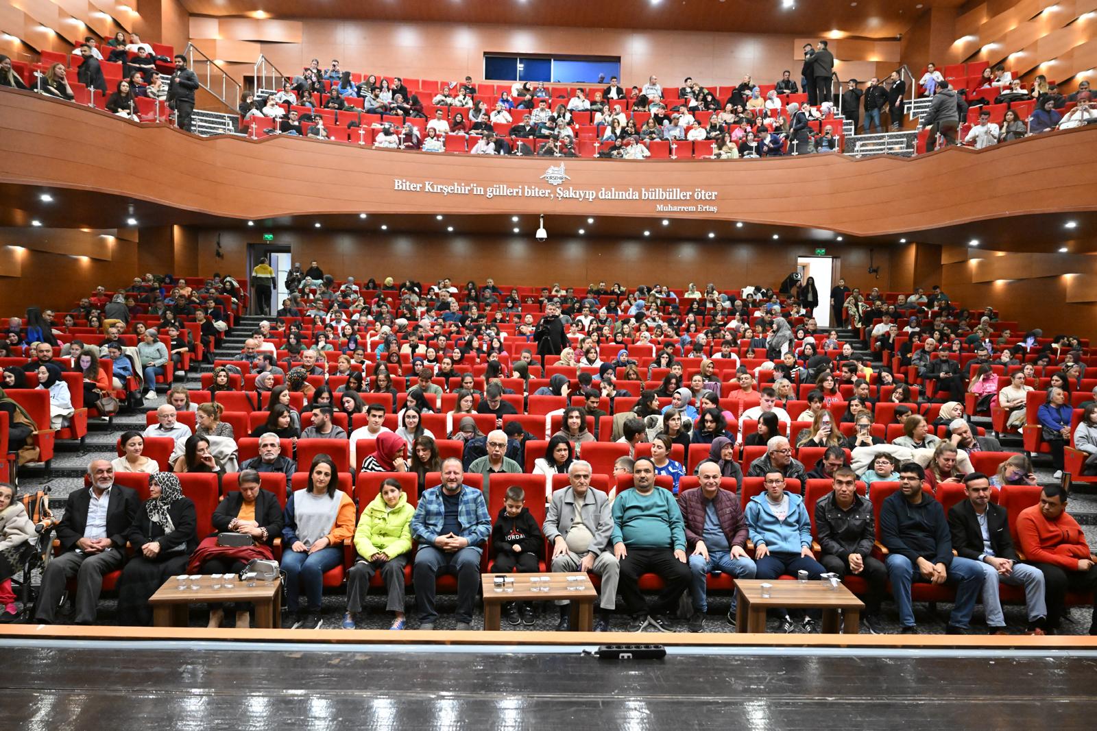 “Komik Para” Tiyatroseverlerle Buluştu3