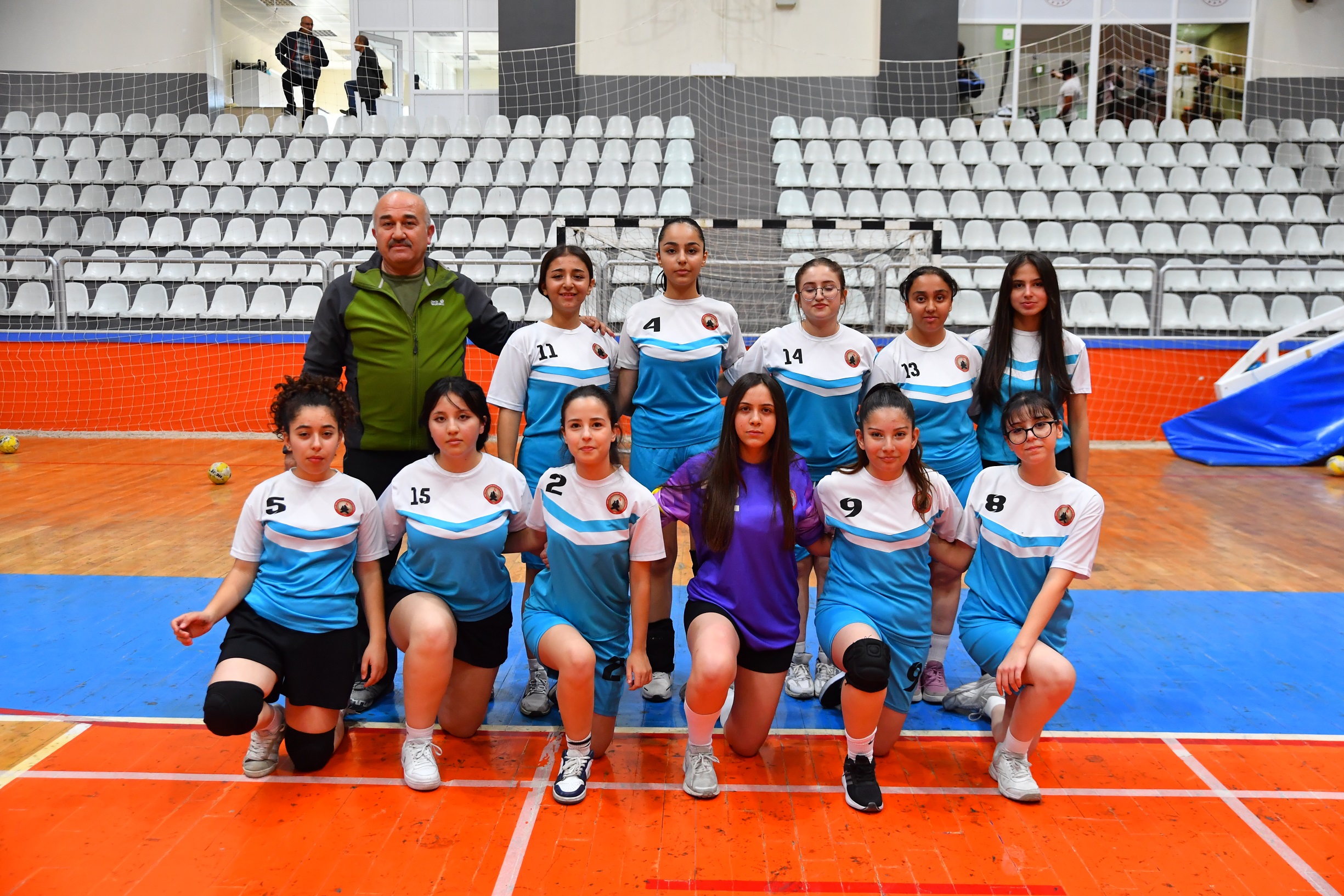 Sıddık Demir, Hentbola Galibiyetle Başladı 12 4 (1)