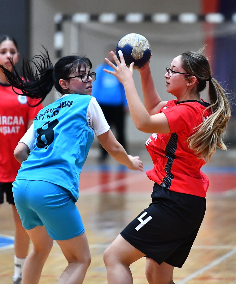 Sıddık Demir, Hentbola Galibiyetle Başladı 12 4 (2)