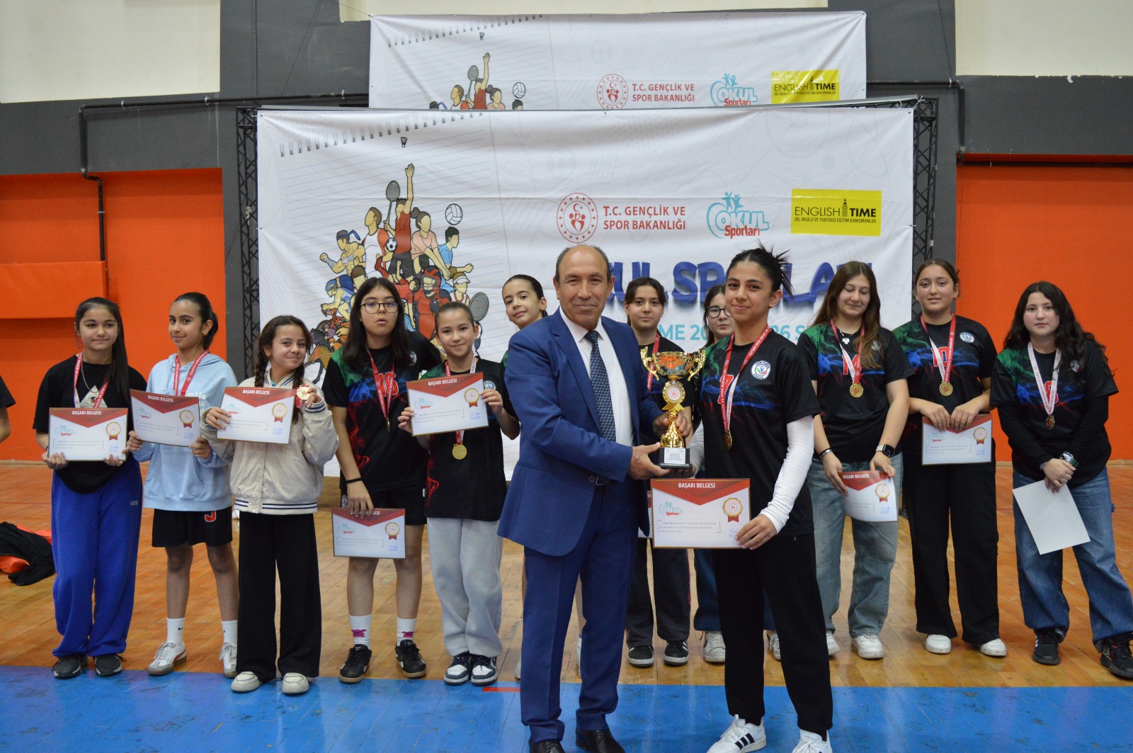 Sırrı Kardeş Hentbol Şampiyonu Oldu (2)