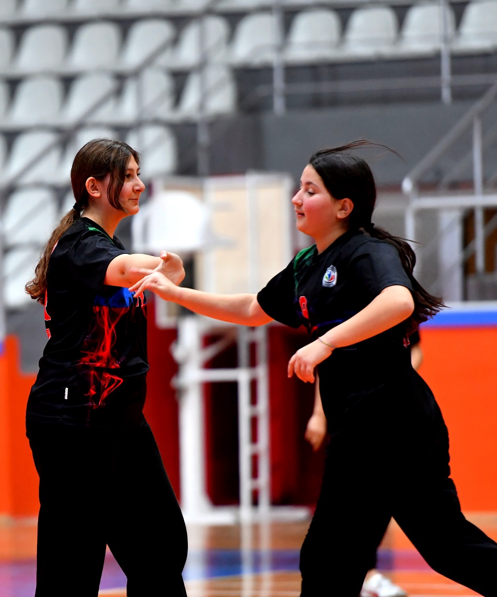 Sırrı Kardeş Ortaokulu’ndan Turnuvaya Farklı Başlangıç 26–2 (1)