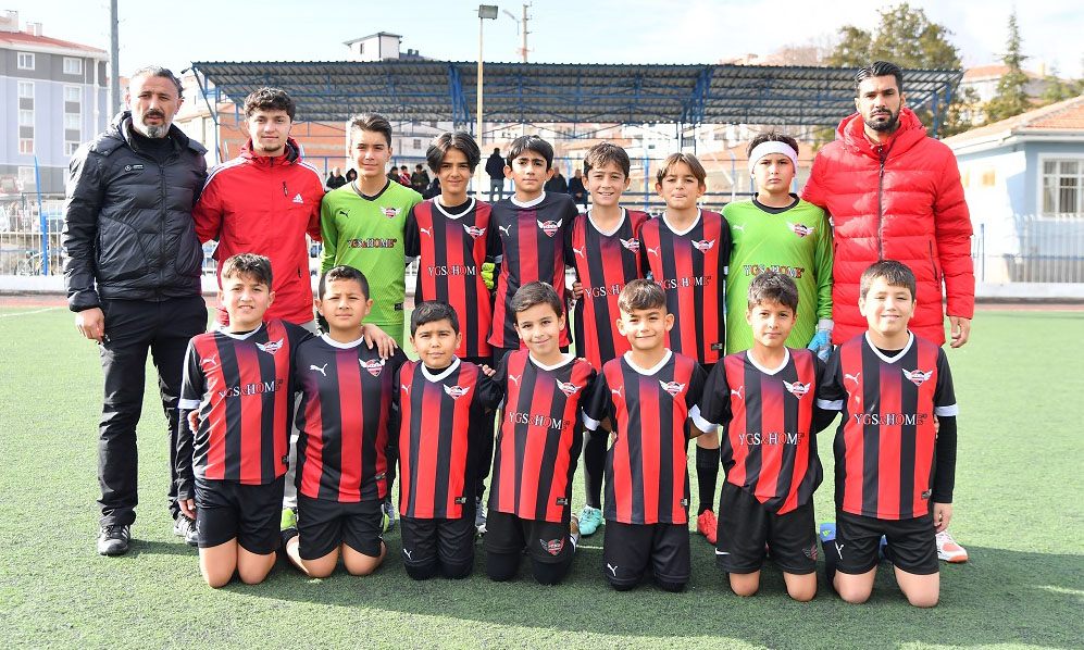 Ahi Evran, Mucur Ve Minik Kramponlar Zirvede Yer Alıyor (1)