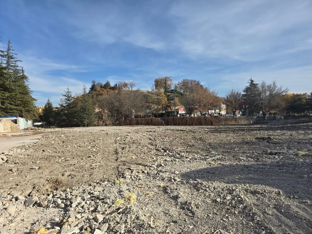 Aşikpaşa Spor Salonu Tari̇he Karişti (3)