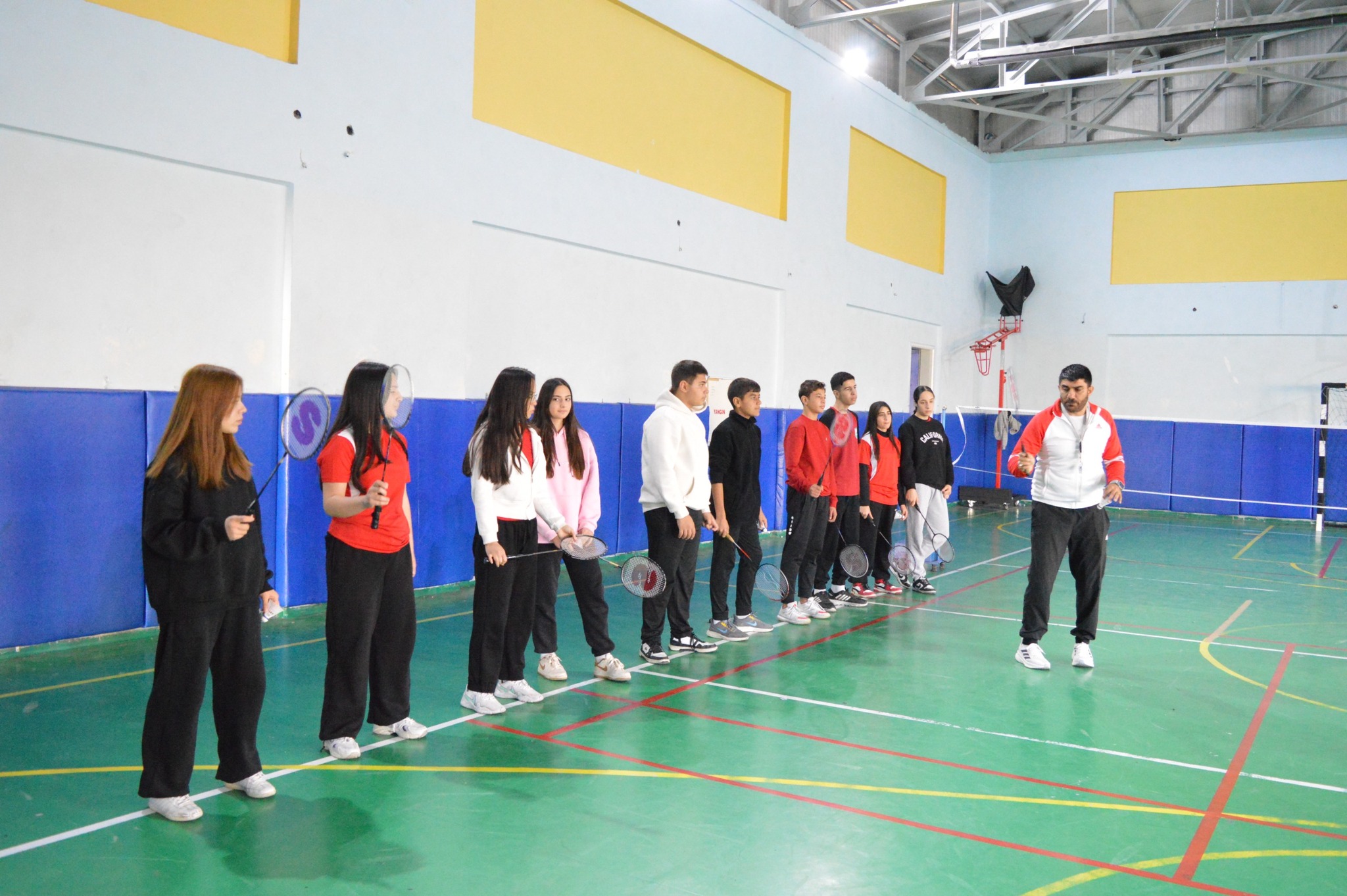 Badminton Antrenmanları Devam Ediyor (3)