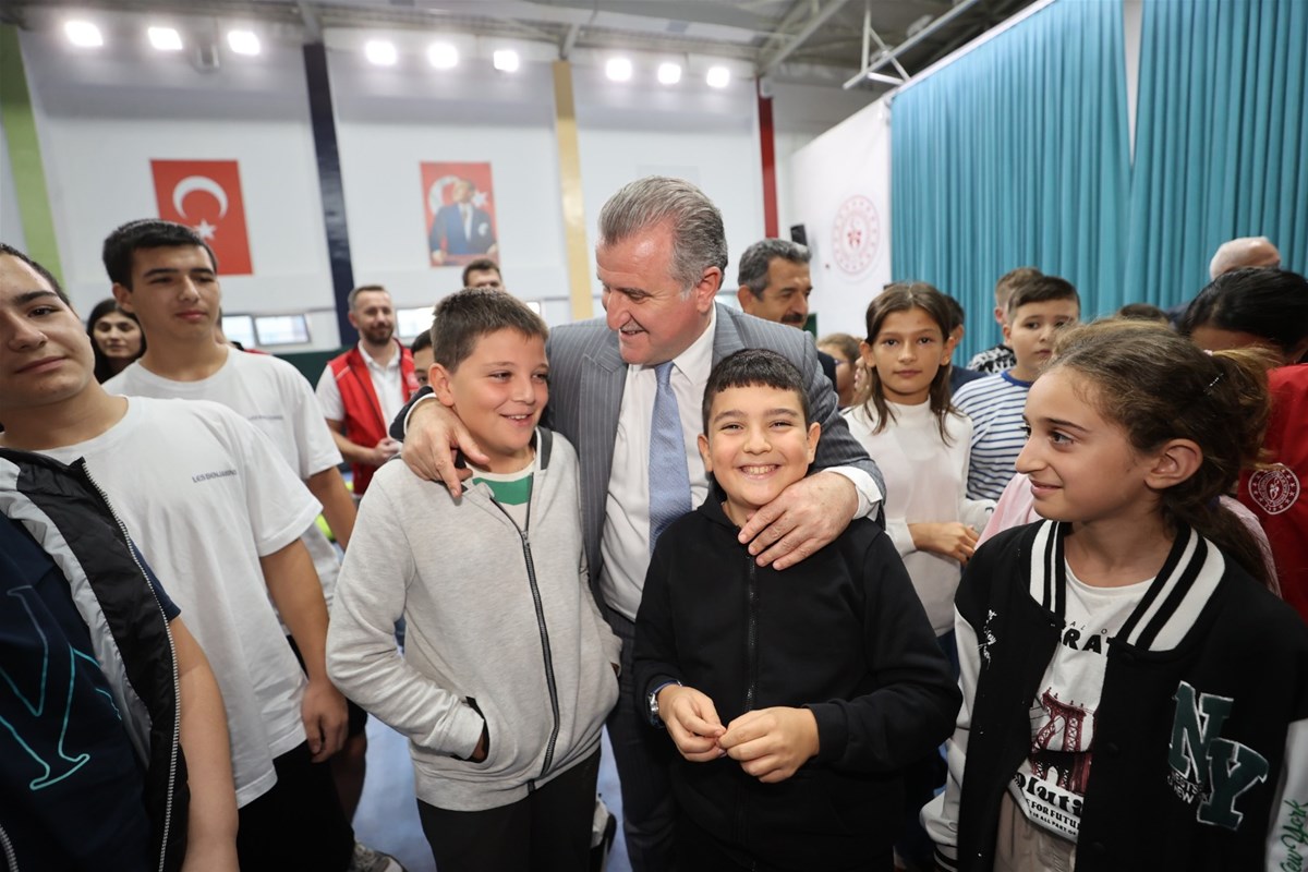 Bakan Bak “Deneyap Teknoloji Atölyeleri, Milli Teknoloji Hamlesinin Itici Gücünü Oluşturuyor” (1)