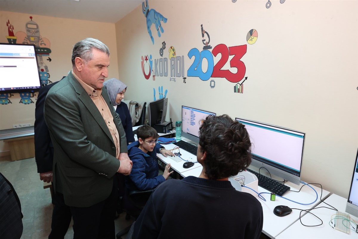 Bakan Bak “Deneyap Teknoloji Atölyeleri, Milli Teknoloji Hamlesinin Itici Gücünü Oluşturuyor” (3)