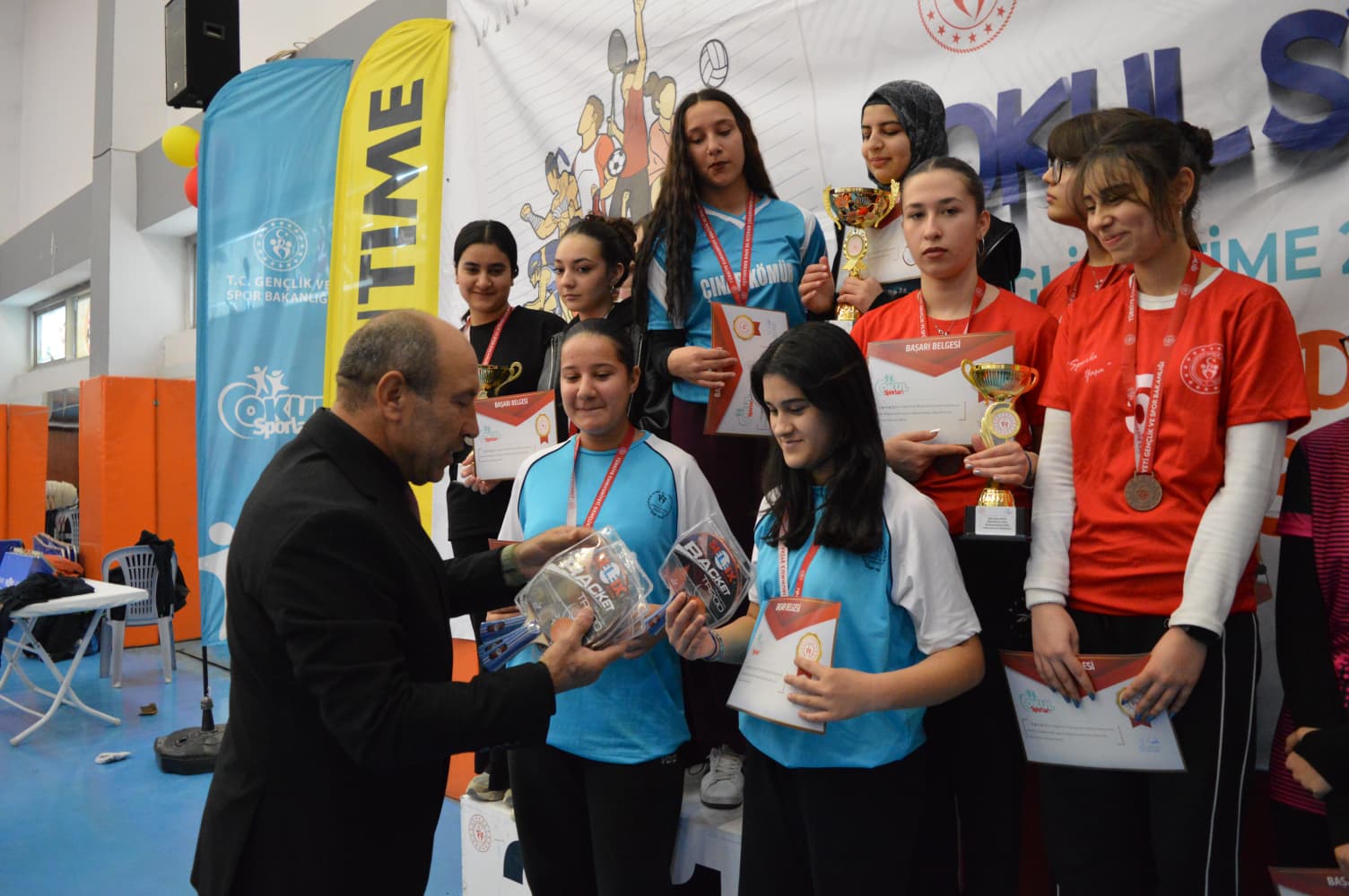 Genç Kızlar Masa Tenisi Müsabakaları Tamamlandı (1)