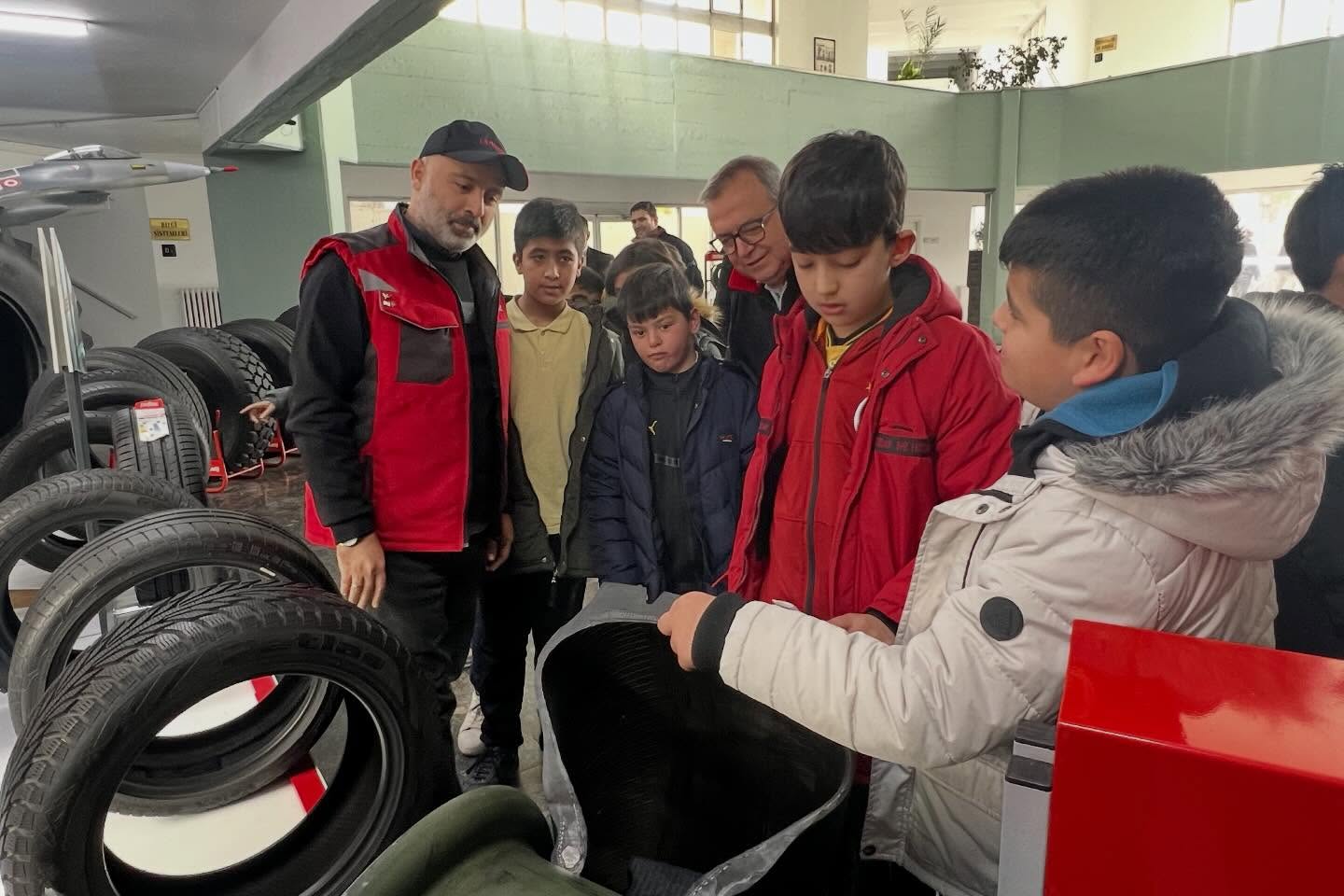 Kırşehir’de Öğrencilerden Petlas’a Yerli Malı Haftası Ziyareti1