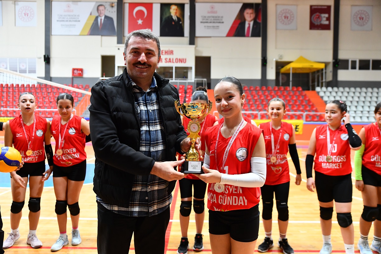 Kızıközüspor Kupasına Kavuştu (2)