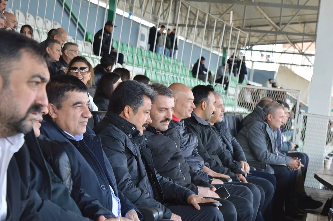 Protokol Ve Kulüpler Yan Yana, Taraftardan “İşte Olmasi Gereken Bu” Mesaji-1