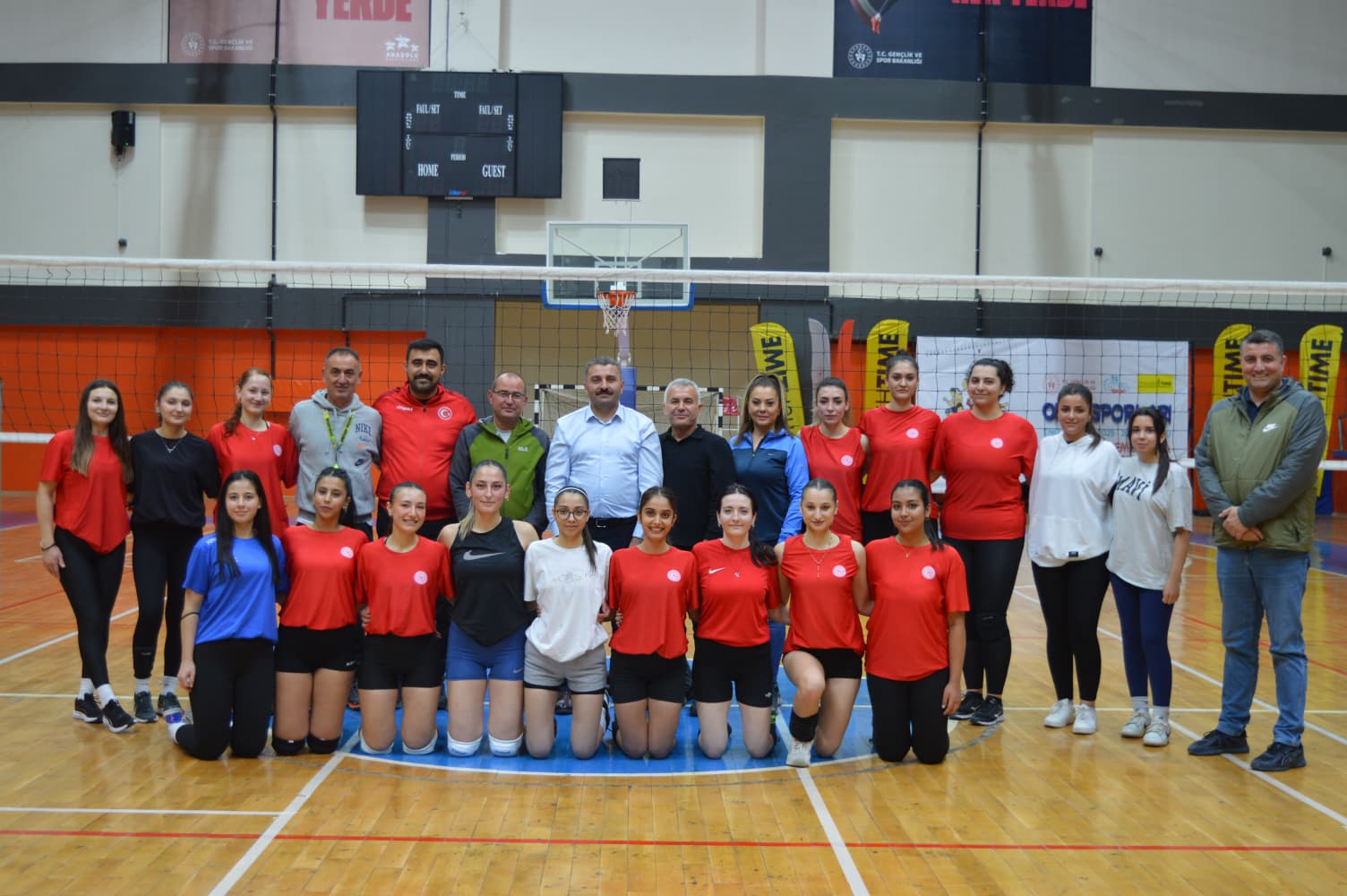 Spor İl Müdürü Çakmakçı’dan Filenin Sultanlarına Ziyaret (3)