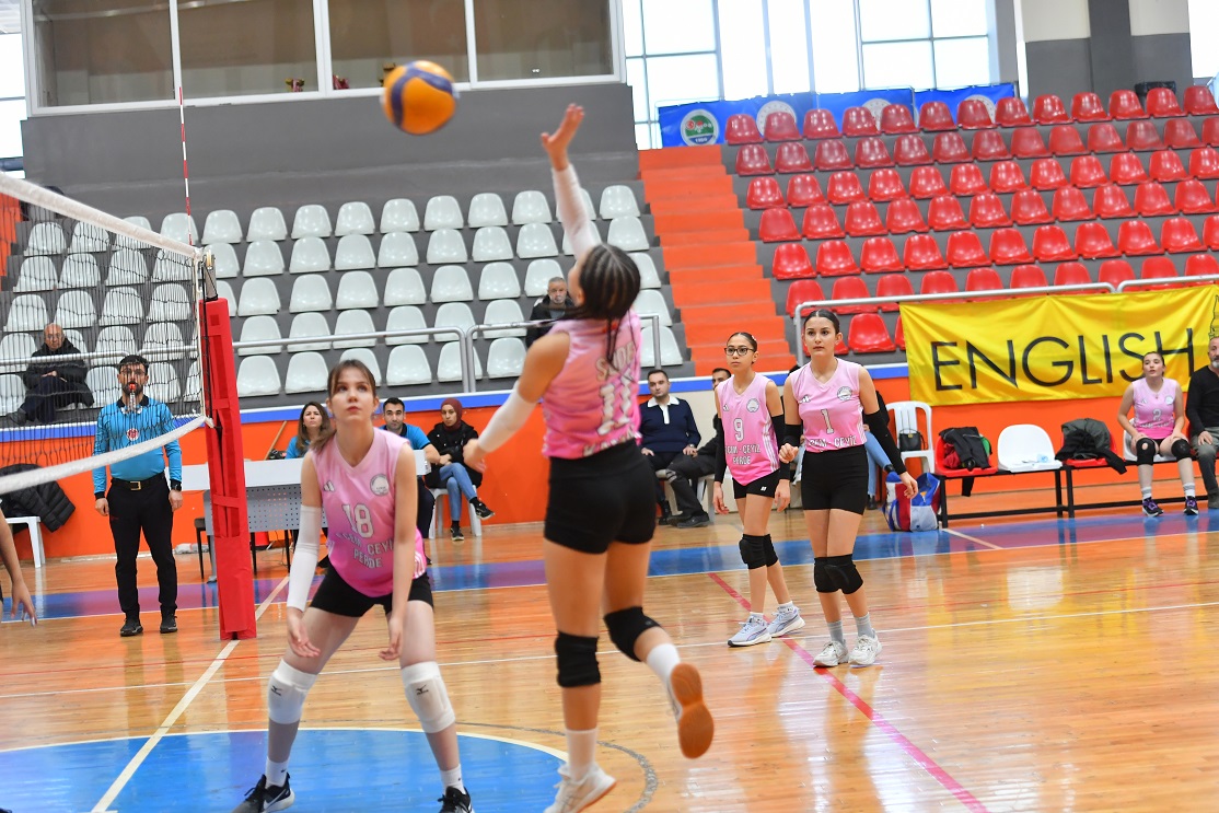 Yıldız Kızlar Voleybolda 7.Hafta Heyecanı Başlıyor (1)