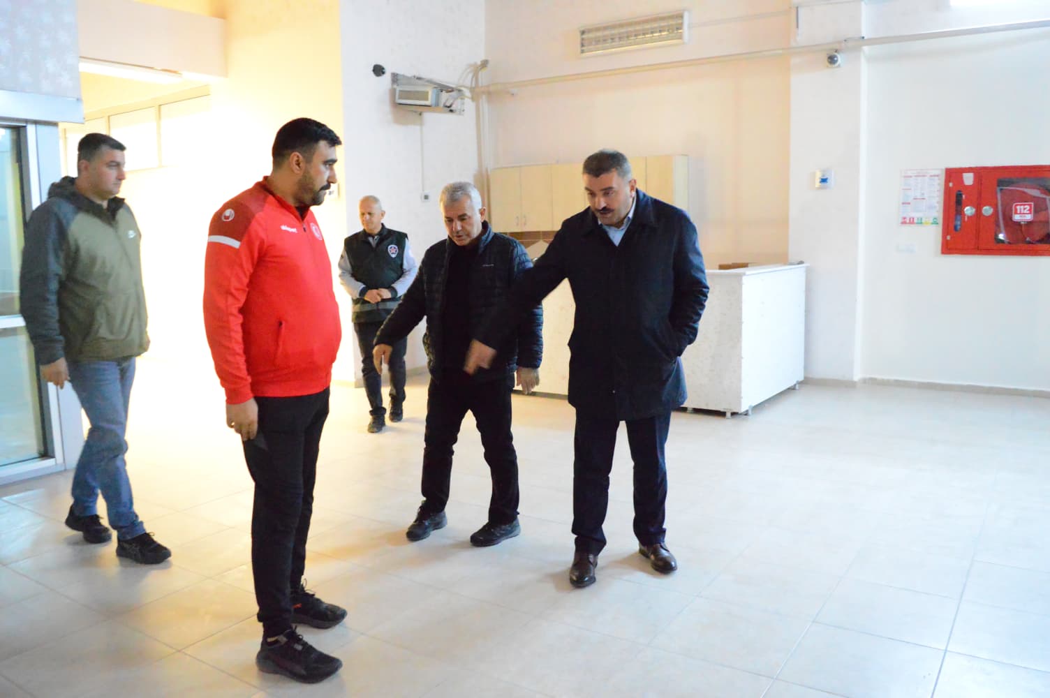 Yüzme Havuzu Yeni̇ Yüzüyle Hi̇zmete Açiliyor (3)